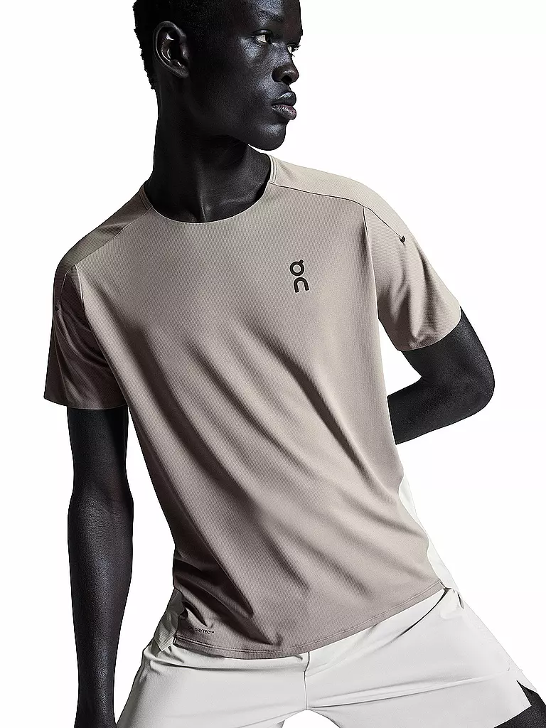 ON | Camiseta de running Performance-T para hombre | Camel