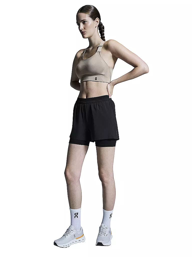 ON | Pantalón corto de running 2 en 1 de 3" Performance para mujer |