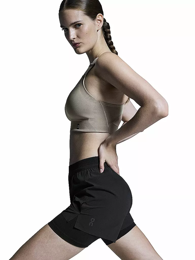 ON | Pantalón corto de running 2 en 1 de 3" Performance para mujer |