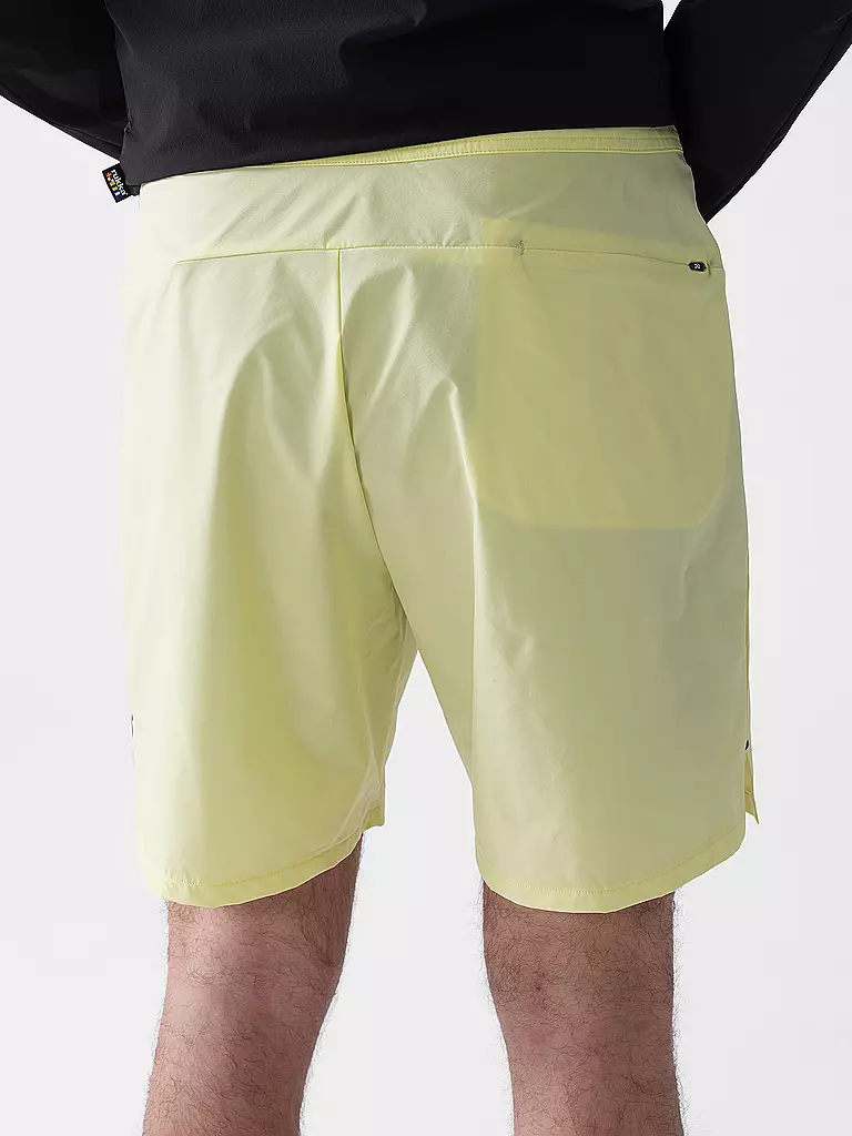 ON | Pantalón corto de running 2 en 1 Performance Hybrid para hombre |