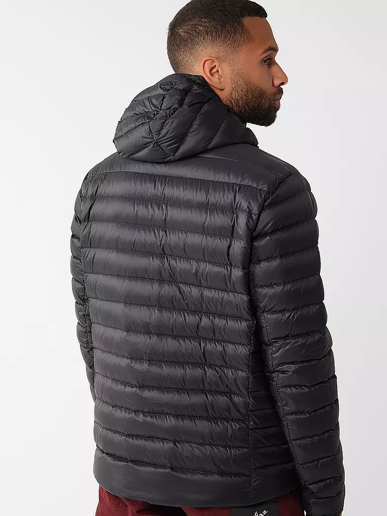 PATAGONIA | Chaqueta aislante con capucha Down Sweater para hombre |