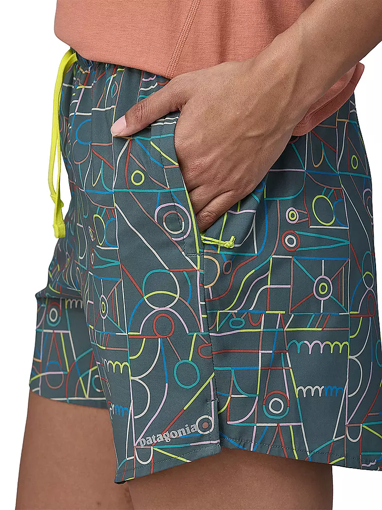 PATAGONIA | Damen Short Multi Trails 5½" | Verde oscuro