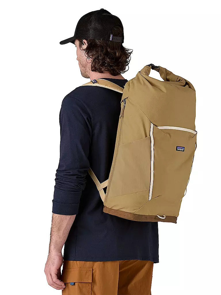 PATAGONIA | Mochila de día Fieldsmith Roll Top 32L | Beige