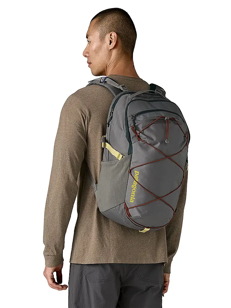 PATAGONIA | Mochila de día Refugio 30L | Gris