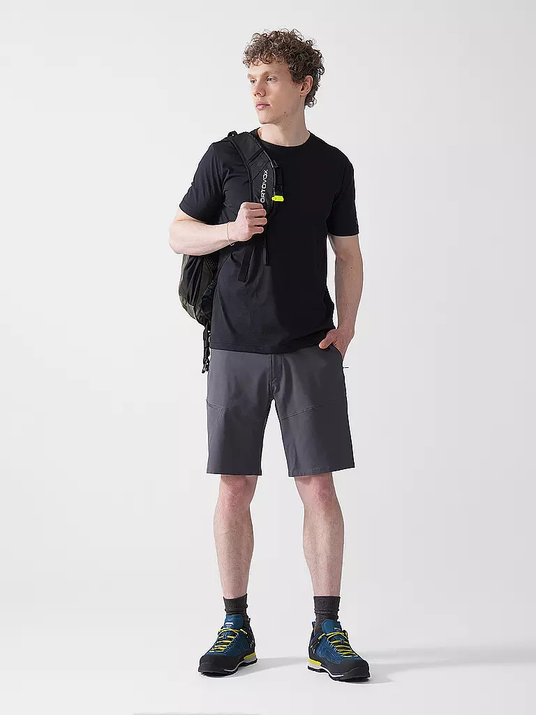 PATAGONIA | Pantalón corto de hombre Altvia Trail | Gris