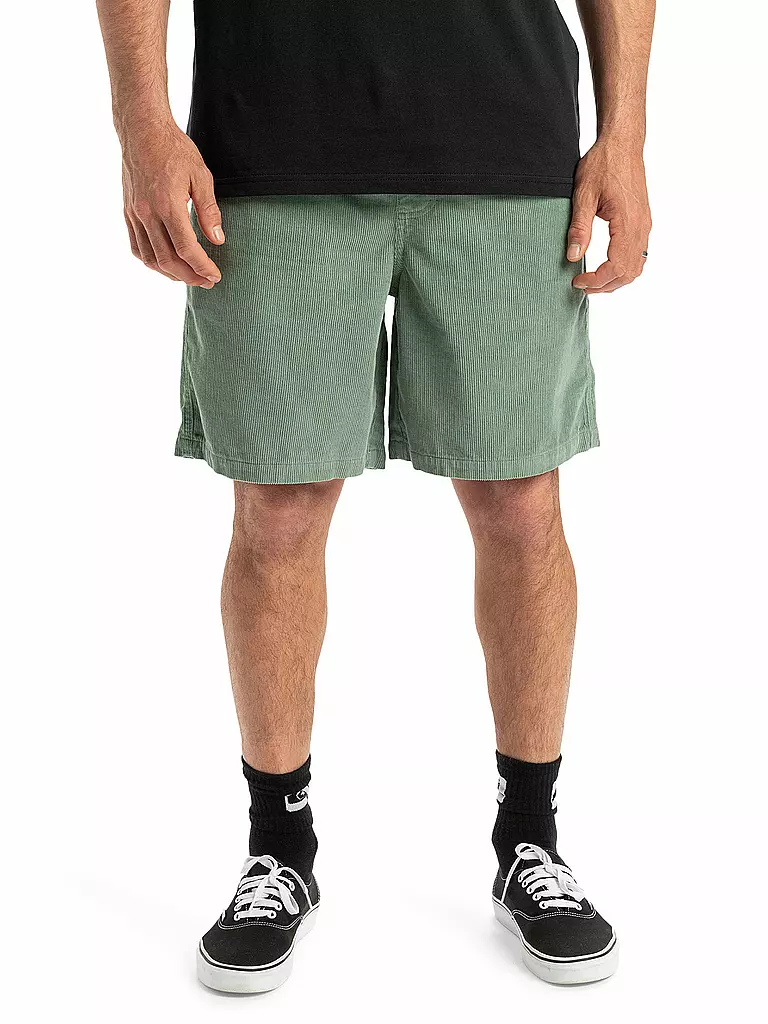 QUIKSILVER | Pantalón corto de playa para hombre Taxer Cord Bermuda 18" | Verde claro