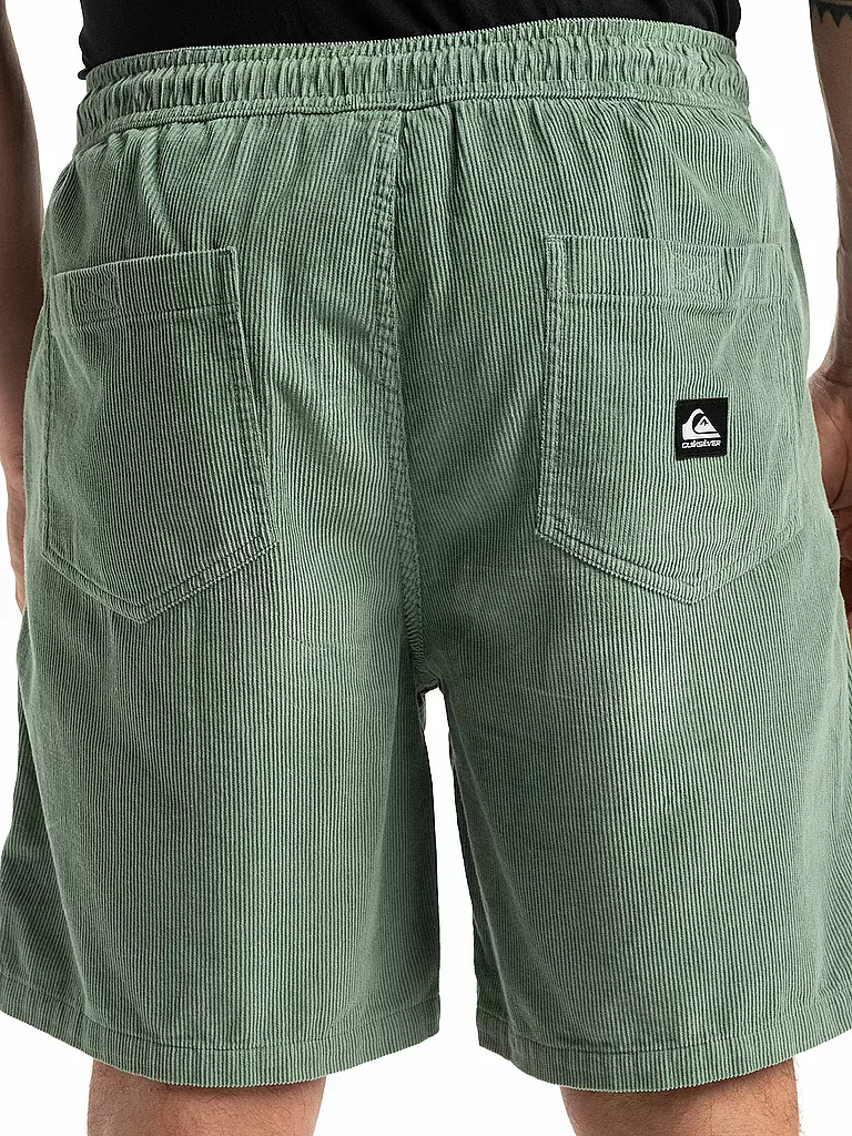 QUIKSILVER | Pantalón corto de playa para hombre Taxer Cord Bermuda 18" | Verde claro