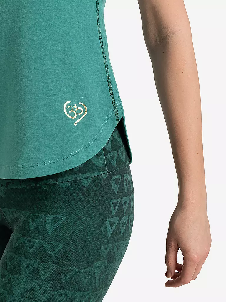 THE SPIRIT OF OM | Camiseta de yoga para mujer Raglán OM Corazón | Oliva