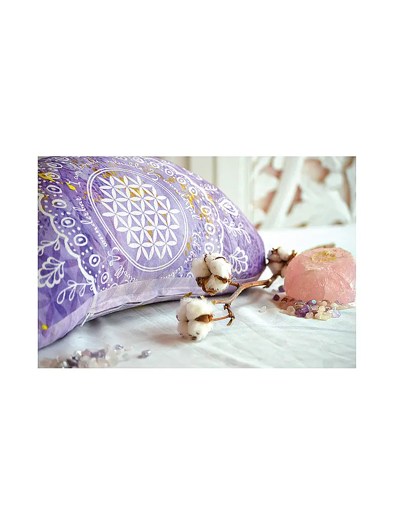 THE SPIRIT OF OM | Cojín de meditación media luna lila | 