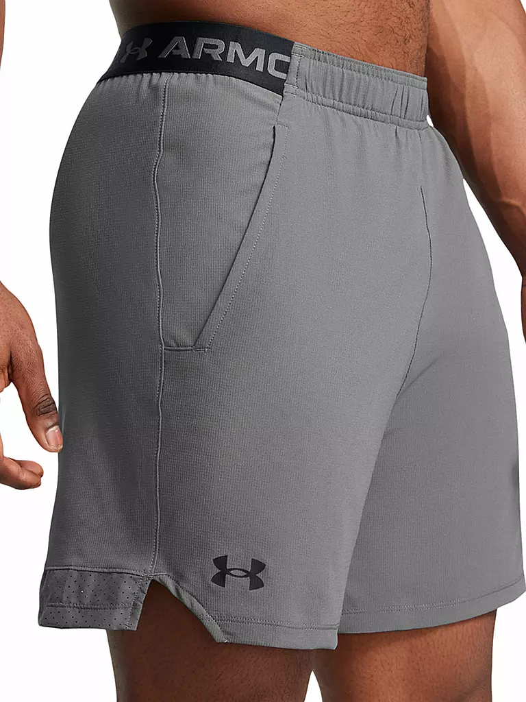 UNDER ARMOUR | Pantalón corto de fitness para hombre UA Vanish de 15 cm |